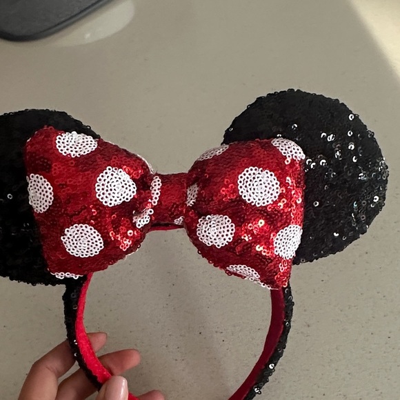 Disney Red and Black Sequin Minnie Headband - Picture 4 of 4